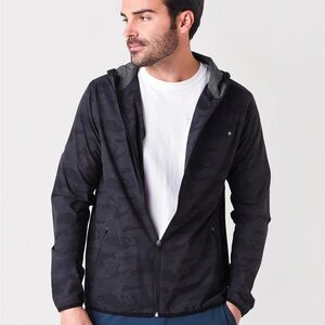 Vuori Men's Dark Camo Windbreaker